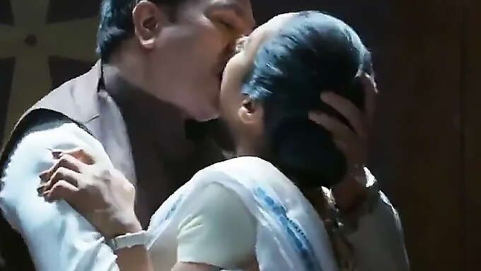 Milf Secretary Gets A Dirty Blowjob From Indian Politician