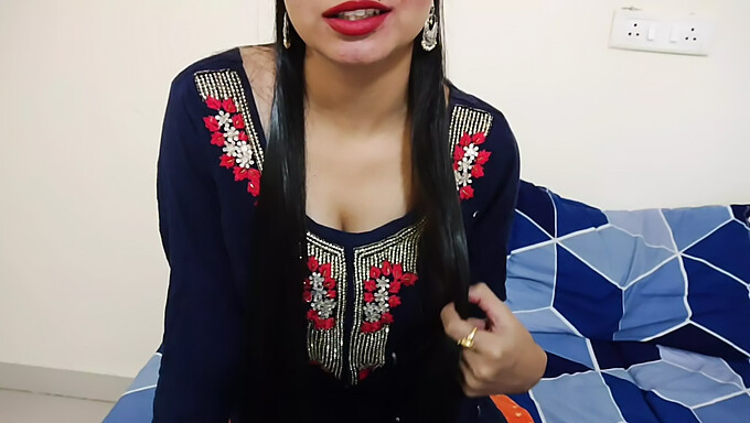 Indian Girl Masturbates In Front Of Camera And Shows Off Her Big Tits