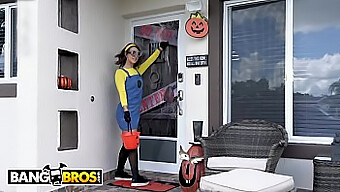 Pumpa Blir Fylld Med Stor Kuk I En Rolig Halloween-Video