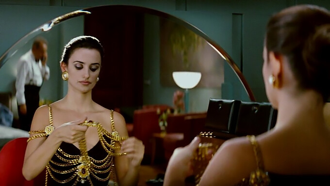 L'Attrice Dalle Grandi Tette Naturali Penelope Cruz In Una Scena Hot