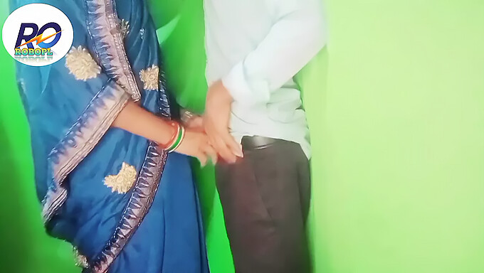 Un Couple Indien Amateur Profite Du Sexe En Levrette Et Avale Du Sperme